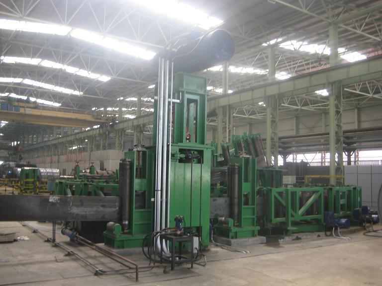 China Steel Tube Forming Machine