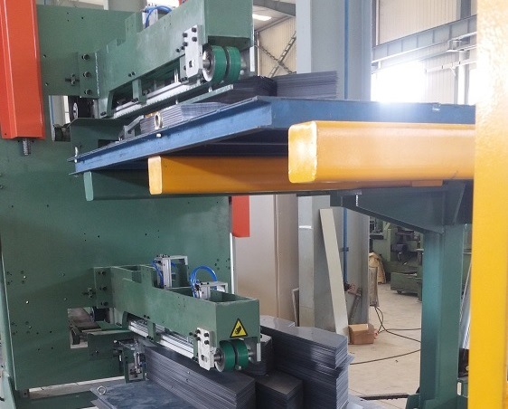 Cut-to-Length Line for Transformer Lamination 
